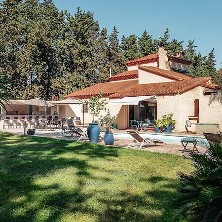 فيلة Avec Piscine A La Campagne Proche بيربينيو