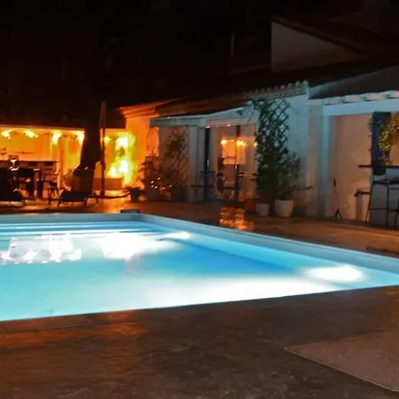 Avec Piscine A La Campagne Proche فيلة