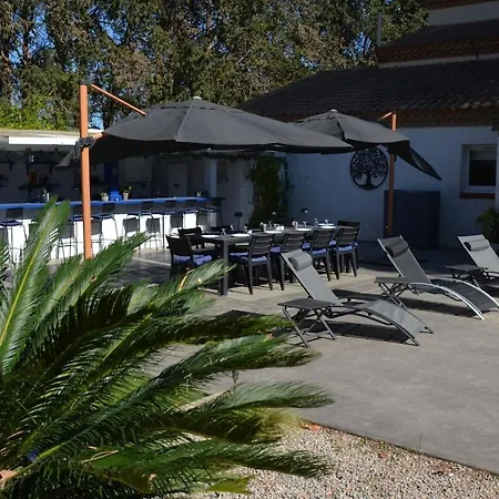 Avec Piscine A La Campagne Proche بيربينيو