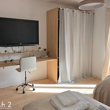 فيلة Avec Piscine A La Campagne Proche