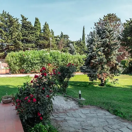 فيلة Avec Piscine A La Campagne Proche بيربينيو